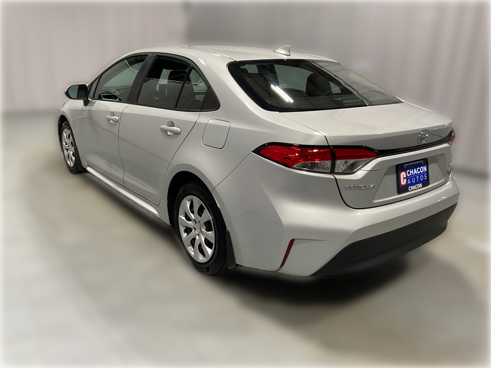 2025 Toyota Corolla LE photo 4