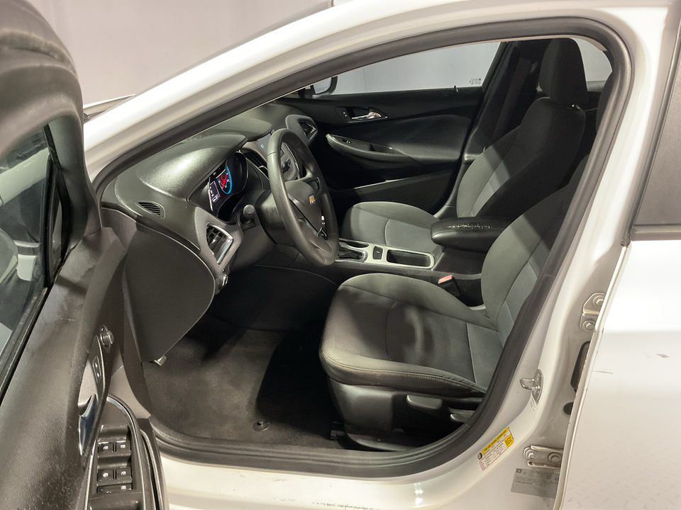 2017 Chevrolet Cruze LS Auto