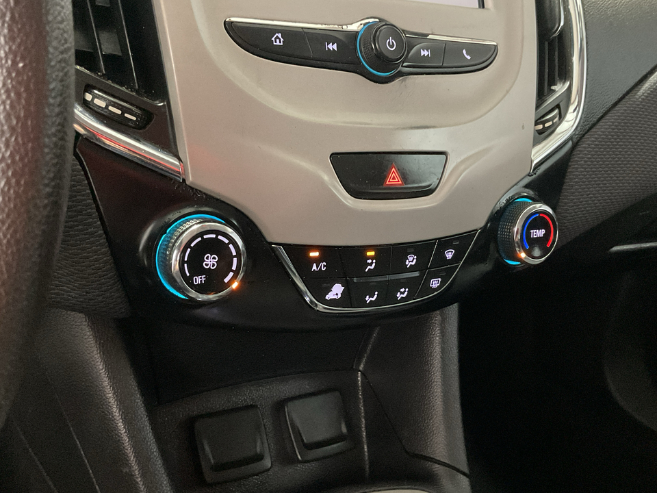 2017 Chevrolet Cruze LS Auto