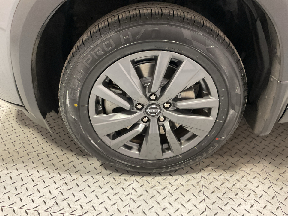 2023 Nissan Pathfinder SV