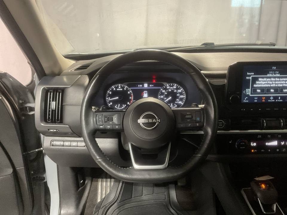 2022 Nissan Pathfinder SL