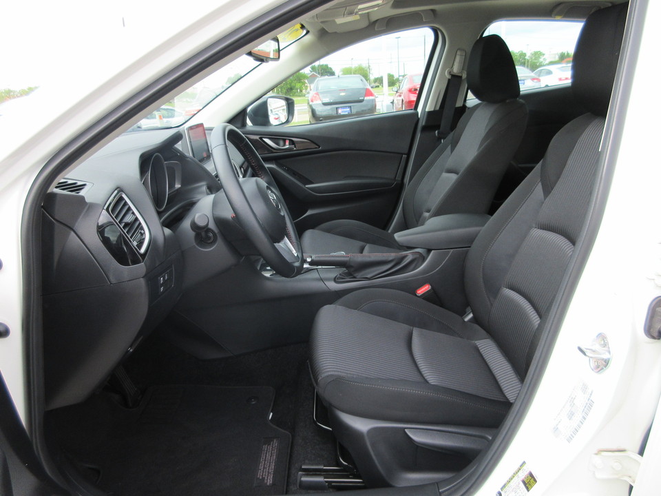2016 Mazda MAZDA3 i Grand Touring AT 4-Door