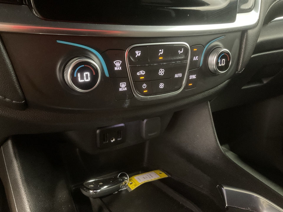 2023 Chevrolet Traverse LT Cloth FWD