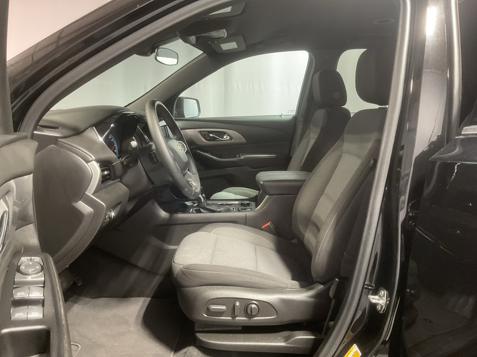 2023 Chevrolet Traverse LT Cloth FWD