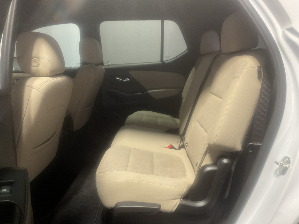 2023 Chevrolet Traverse LS FWD