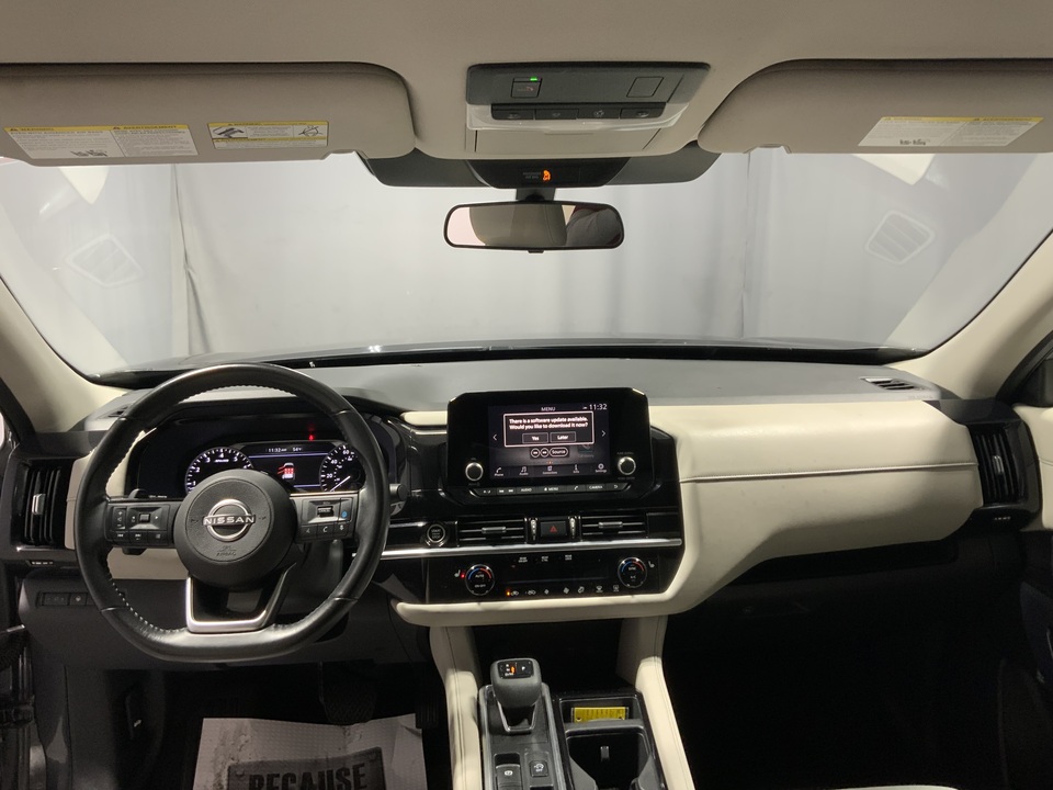 2022 Nissan Pathfinder SV