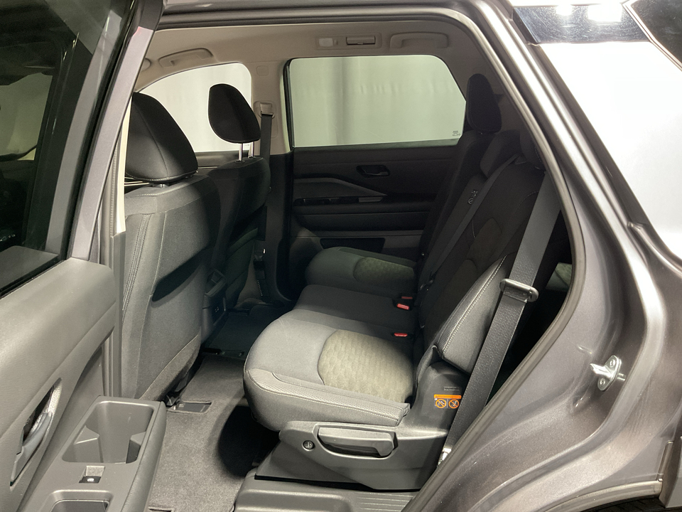 2023 Nissan Pathfinder S
