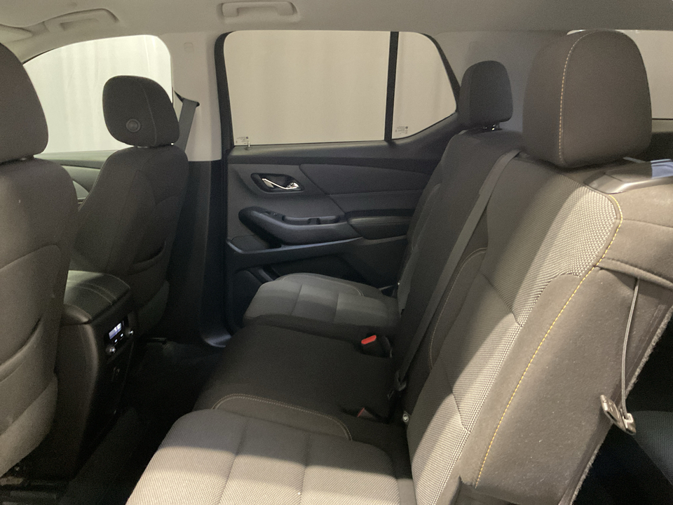 2021 Chevrolet Traverse LS FWD