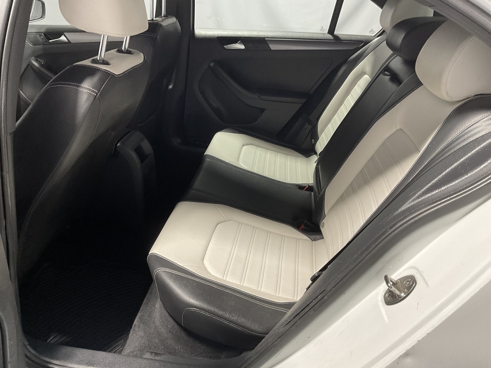 2016 Volkswagen Jetta SE 6A