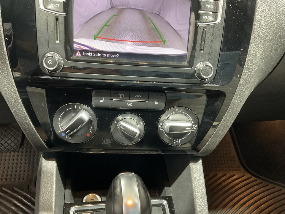 2016 Volkswagen Jetta SE 6A