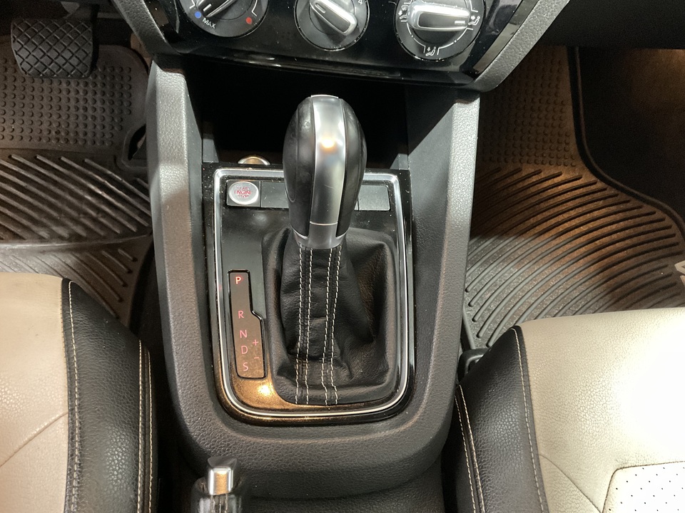 2016 Volkswagen Jetta SE 6A