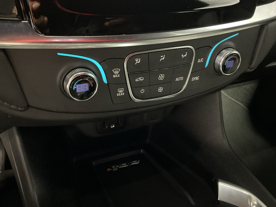 2023 Chevrolet Traverse LT Cloth FWD