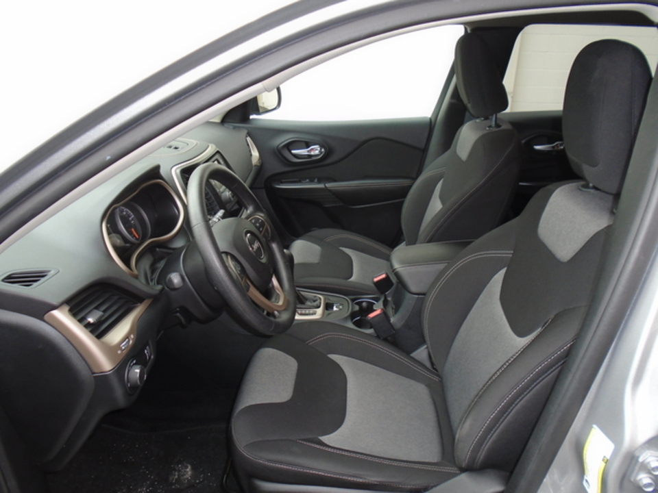2016 Jeep Cherokee Sport FWD