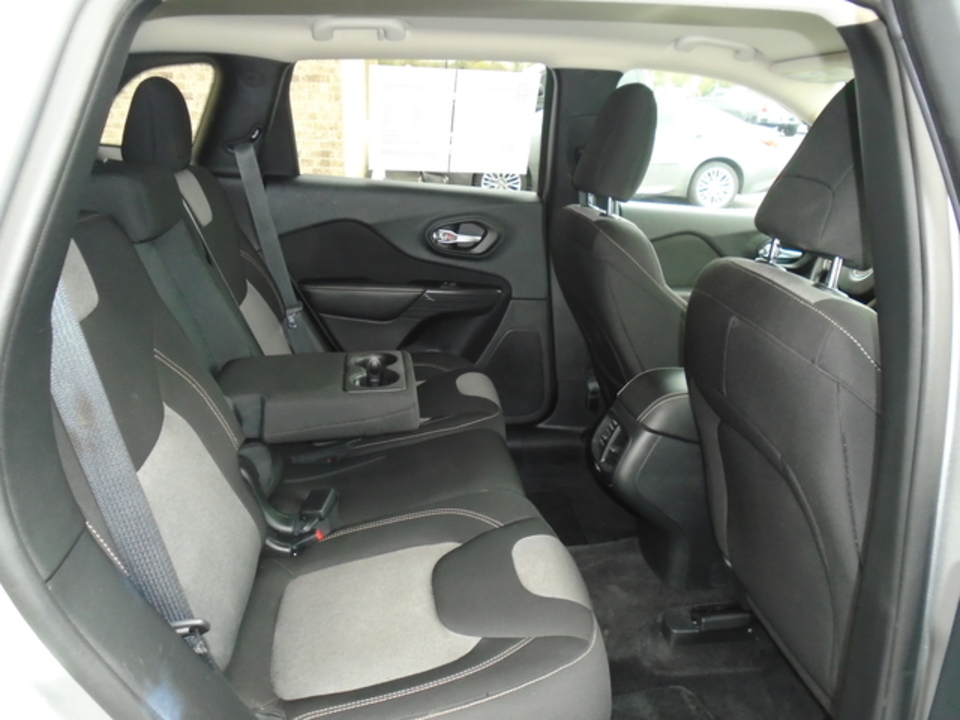 2016 Jeep Cherokee Sport FWD