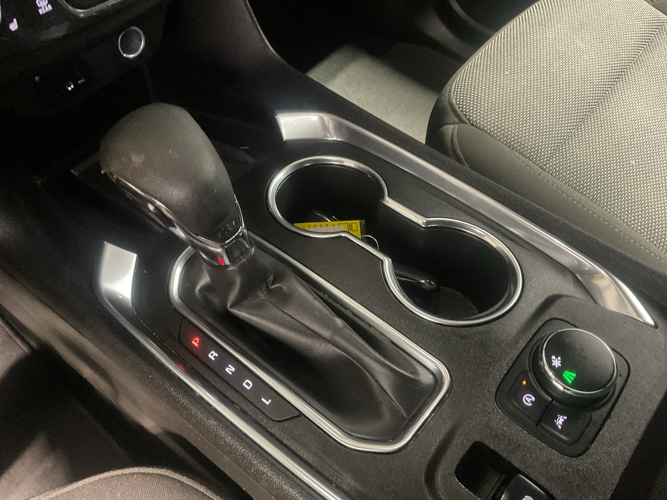 2023 Chevrolet Traverse LT Cloth FWD