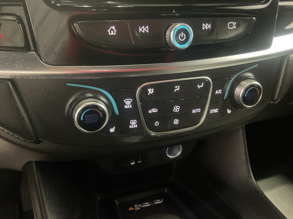 2023 Chevrolet Traverse LT Cloth FWD