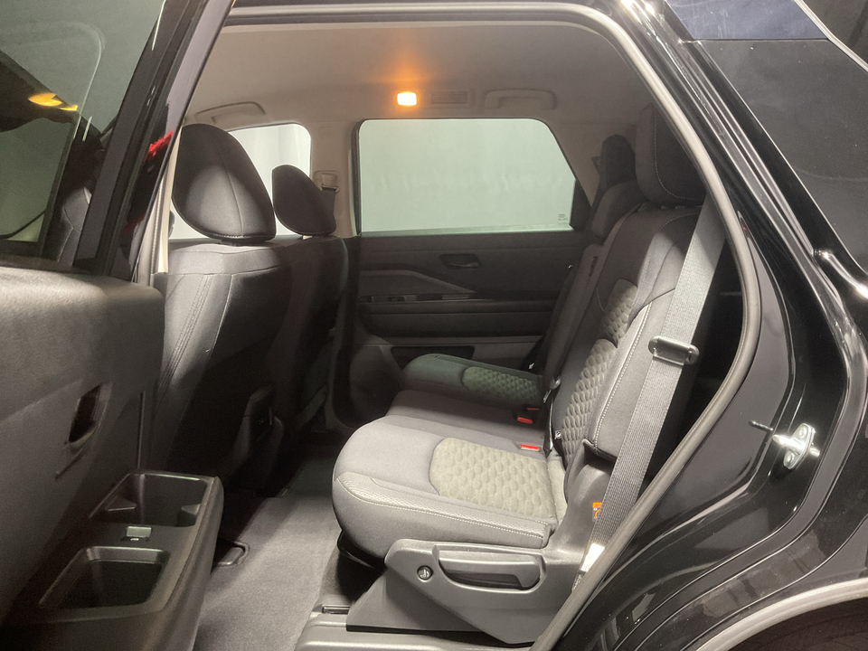 2023 Nissan Pathfinder S