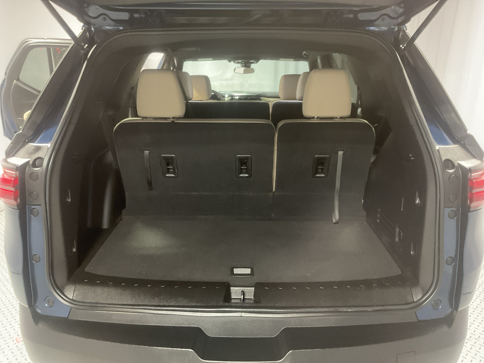 2023 Chevrolet Traverse LS FWD