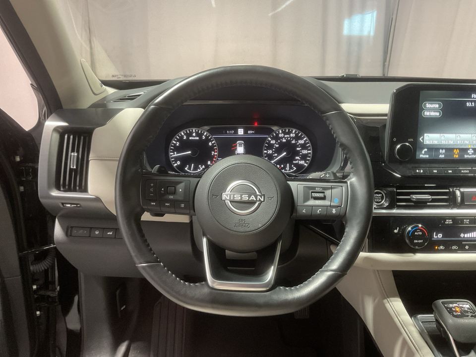 2023 Nissan Pathfinder SL