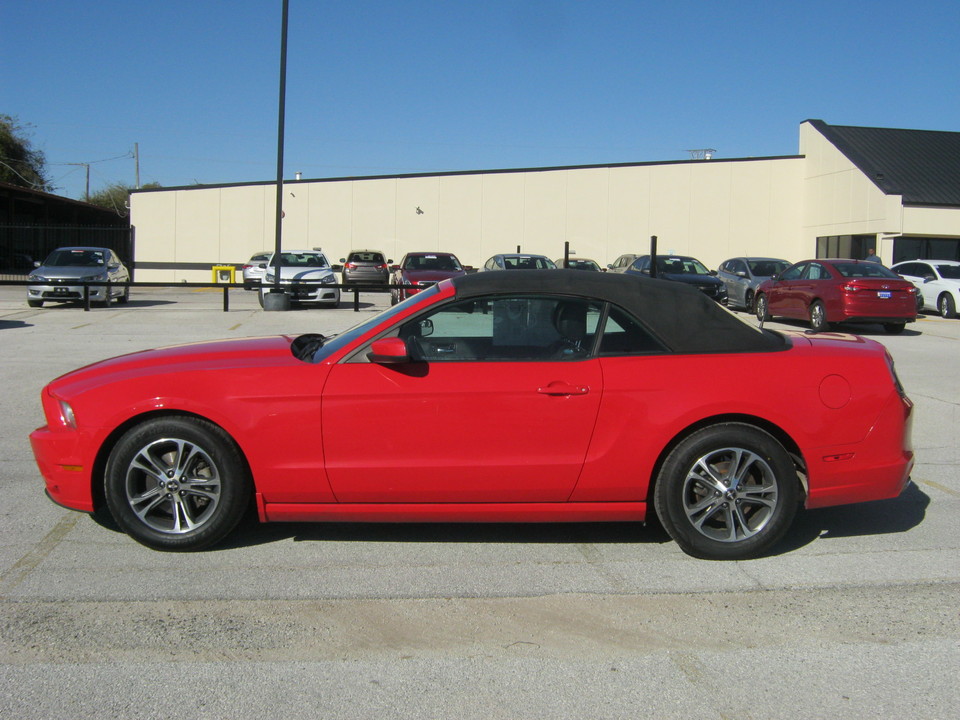 2014 Ford Mustang V6 Convertible