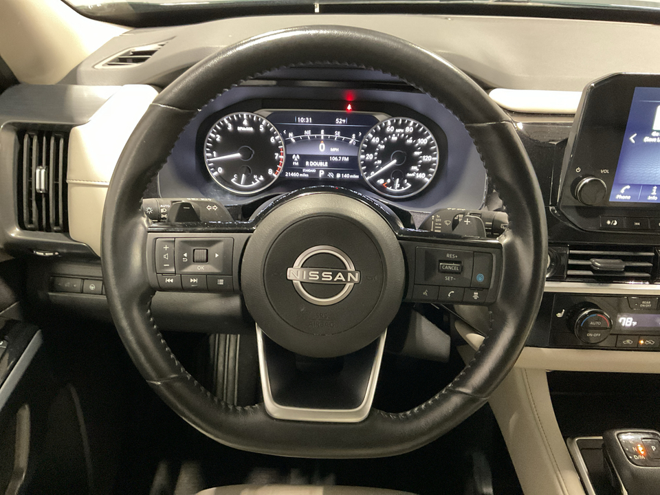 2022 Nissan Pathfinder SL