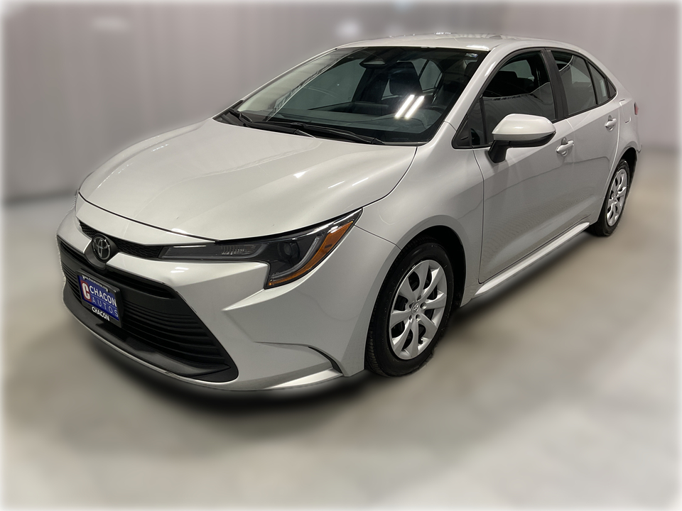 2025 Toyota Corolla LE photo 3