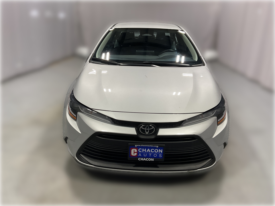 2025 Toyota Corolla LE photo 2