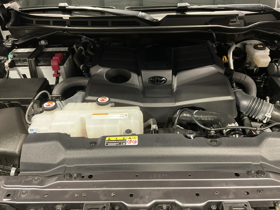 2025 Toyota Tundra SR CrewMax 4WD