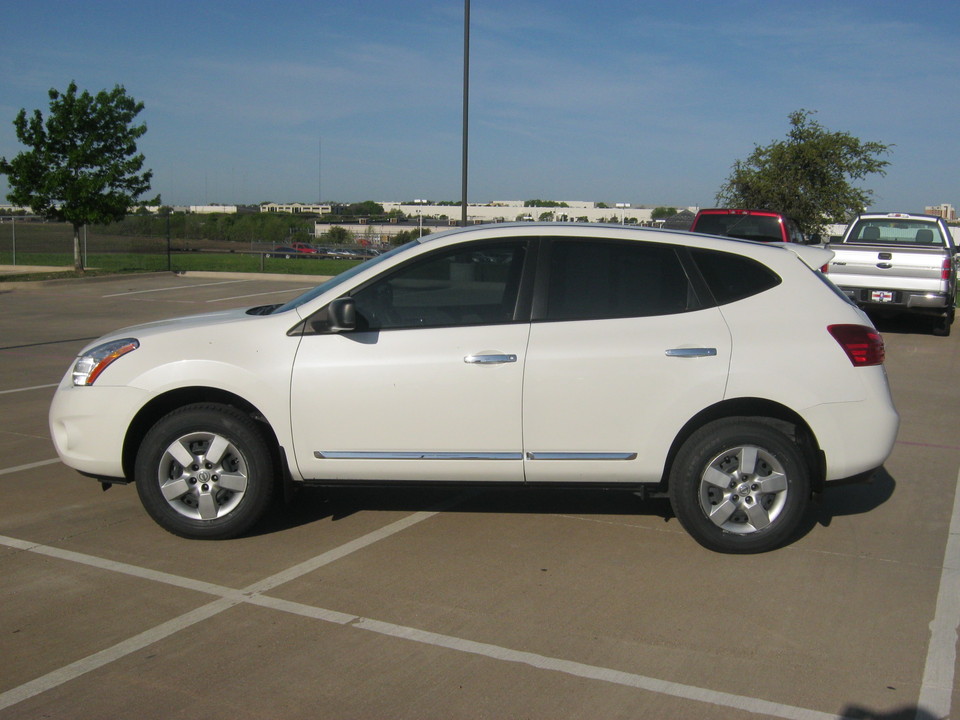 2012 Nissan Rogue S FWD Krom Edition