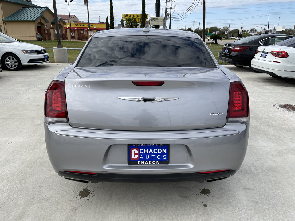 2018 Chrysler 300 Touring