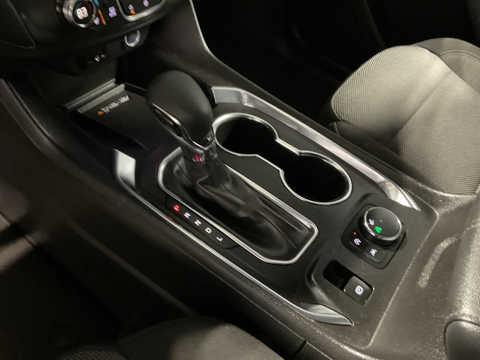 2023 Chevrolet Traverse LT Cloth FWD