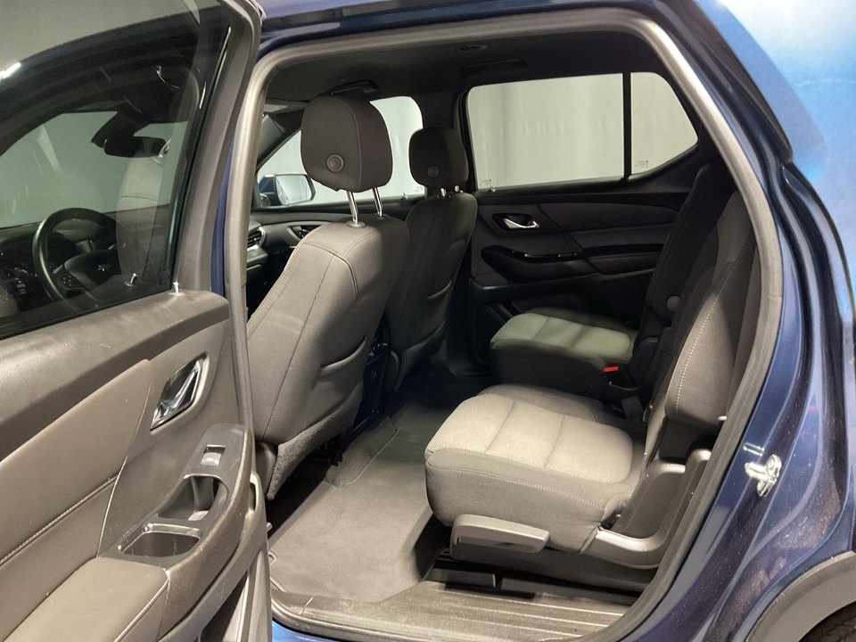 2023 Chevrolet Traverse LT Cloth FWD
