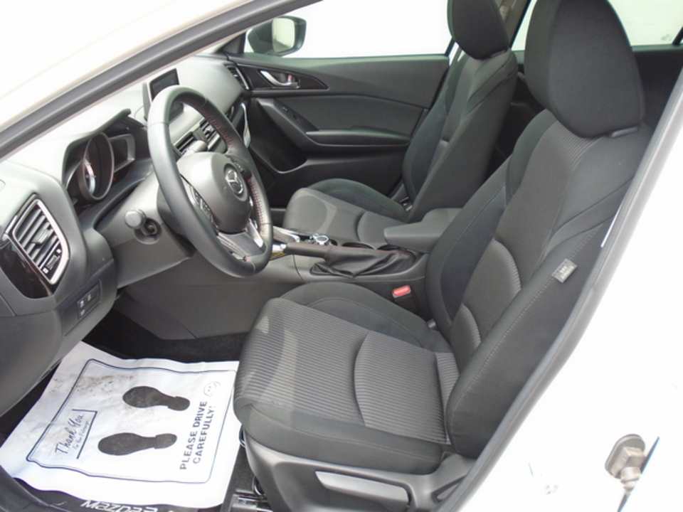 2016 Mazda MAZDA3 i Sport AT 4-Door