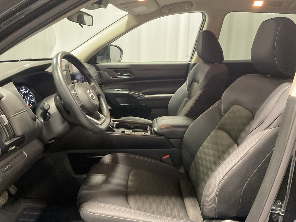 2024 Nissan Pathfinder S