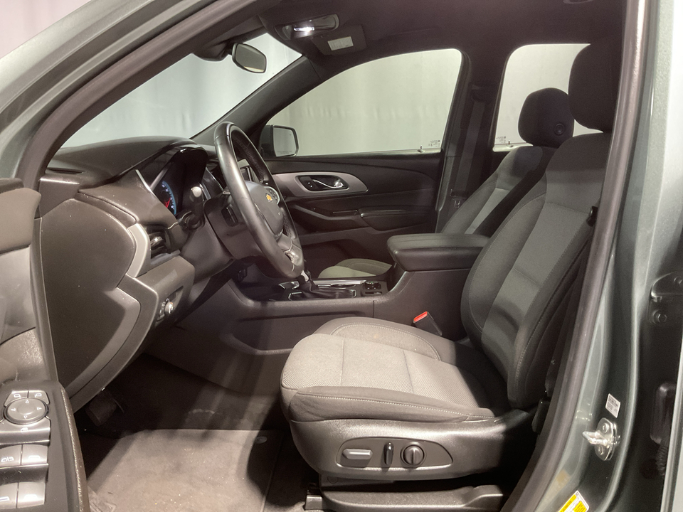 2023 Chevrolet Traverse LT Cloth FWD