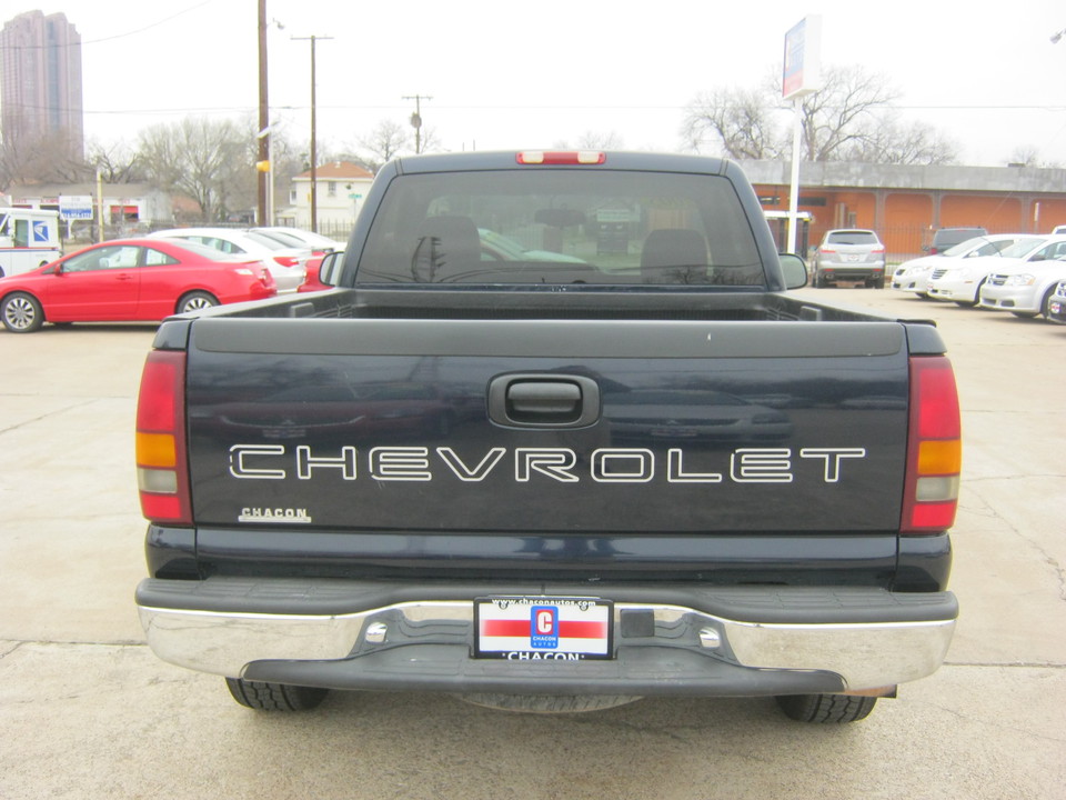 2005 Chevrolet Silverado 1500 LS Short Bed 2WD