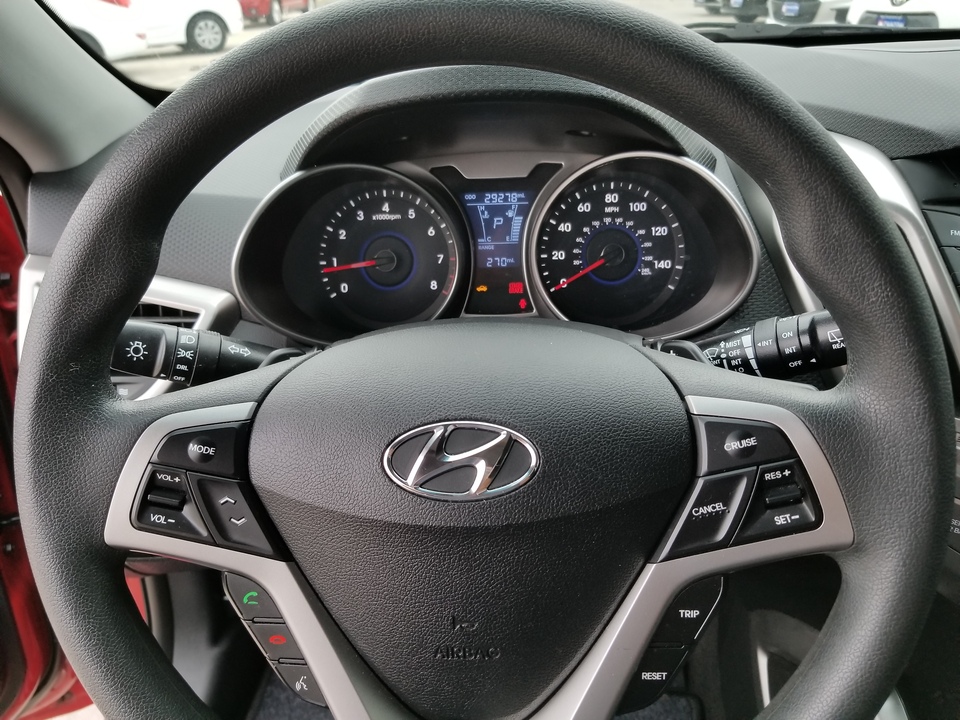 2016 Hyundai Veloster Base 6AT