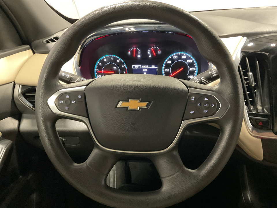2023 Chevrolet Traverse LS FWD
