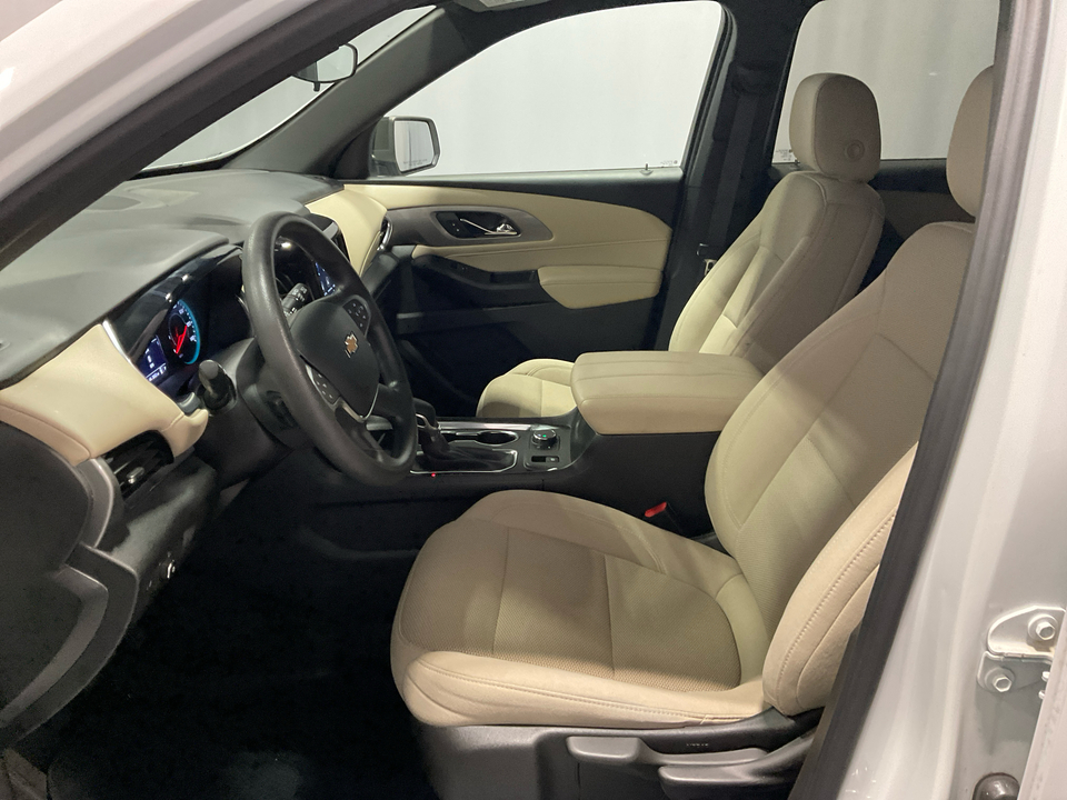 2023 Chevrolet Traverse LS FWD