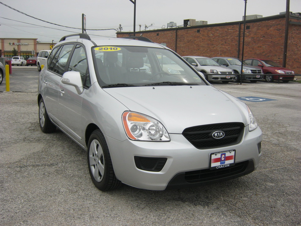 2010 Kia Rondo LX