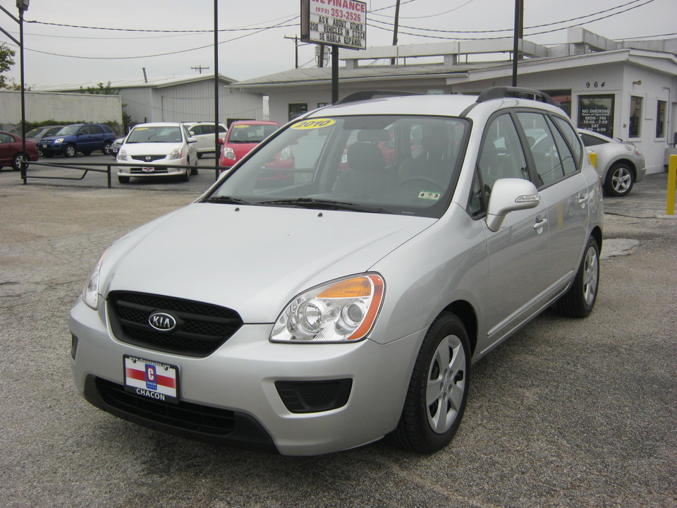 2010 Kia Rondo LX