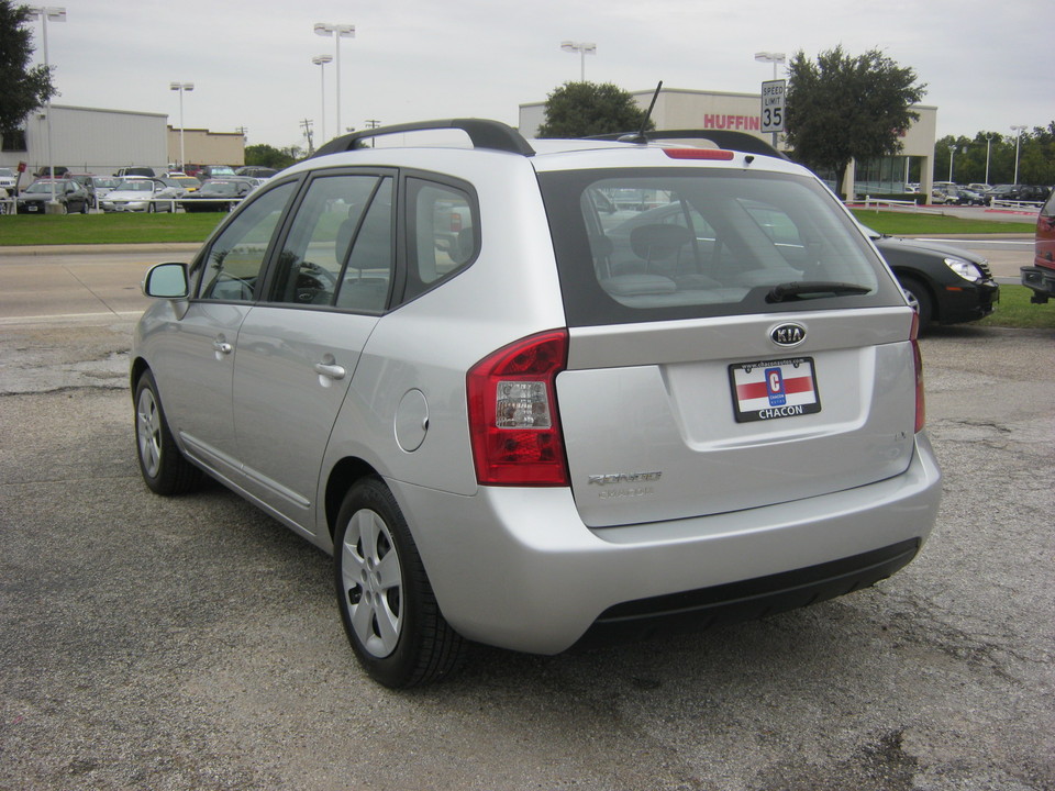 2010 Kia Rondo LX