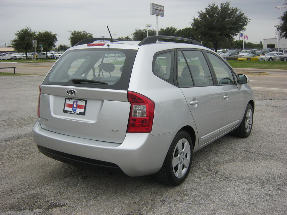 2010 Kia Rondo LX