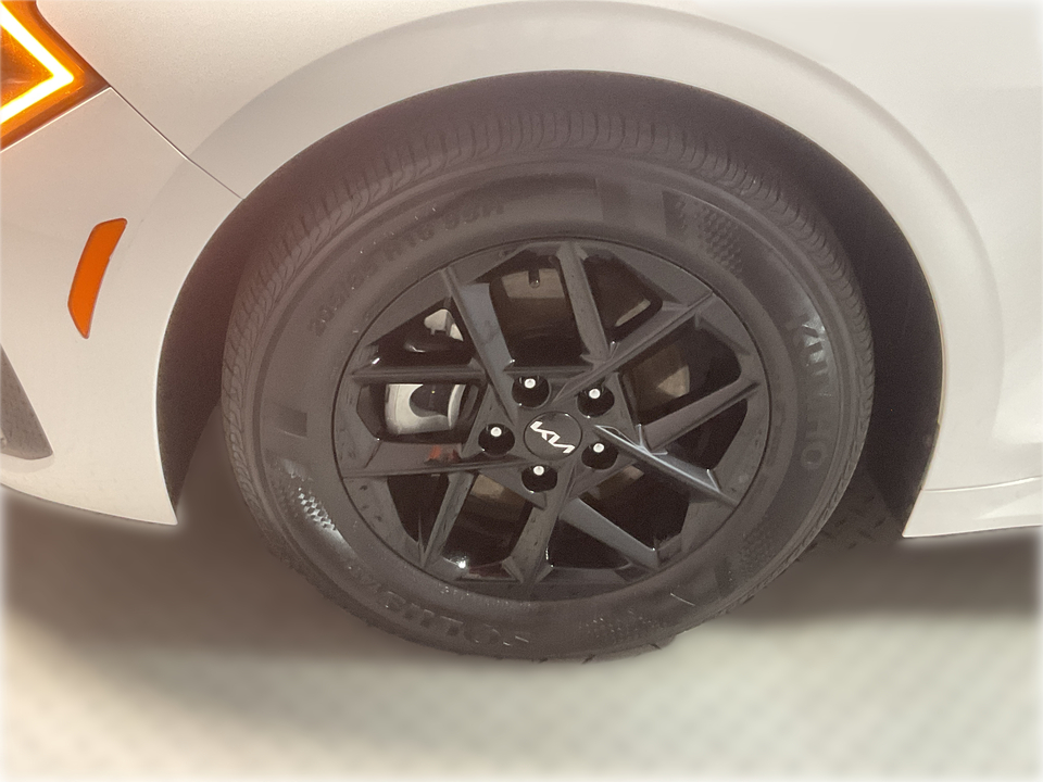 2025 Kia K5 LXS