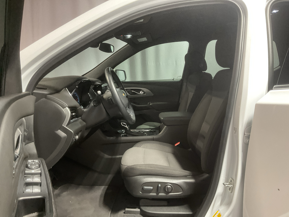 2023 Chevrolet Traverse LT Cloth FWD