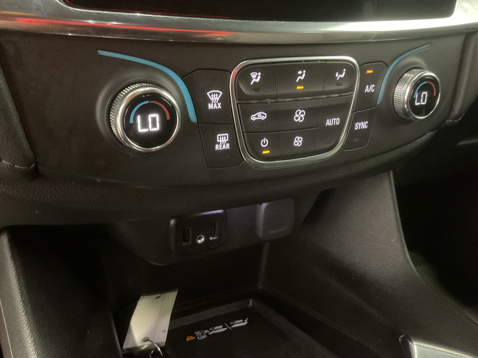 2023 Chevrolet Traverse LT Cloth FWD