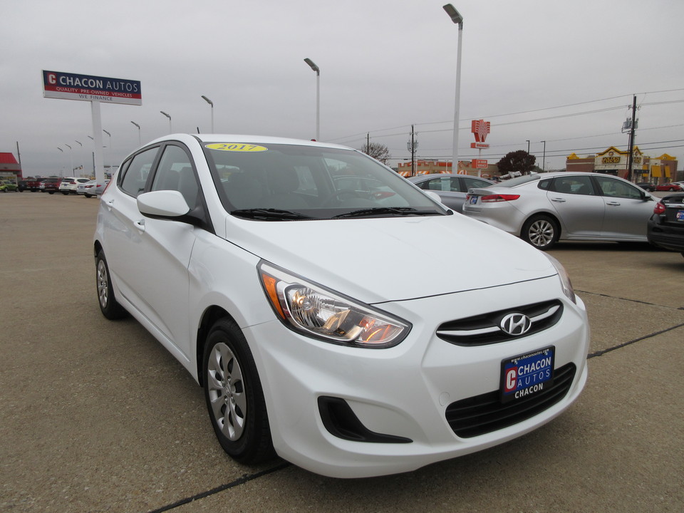 2017 Hyundai Accent SE 5-Door 6A