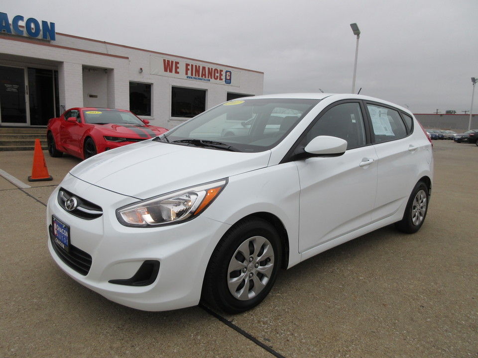 2017 Hyundai Accent SE 5-Door 6A