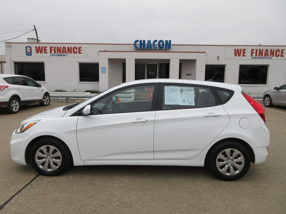 2017 Hyundai Accent SE 5-Door 6A