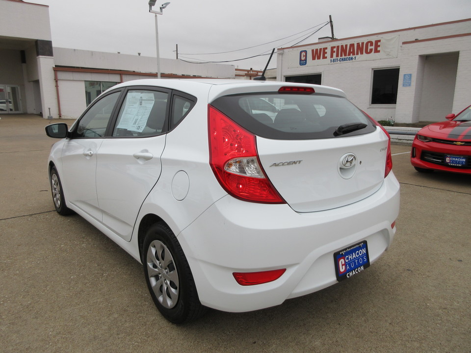 2017 Hyundai Accent SE 5-Door 6A